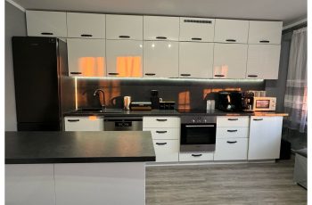 06ce5ff1-71a7-4b9f-a4ed-8e17481c852d